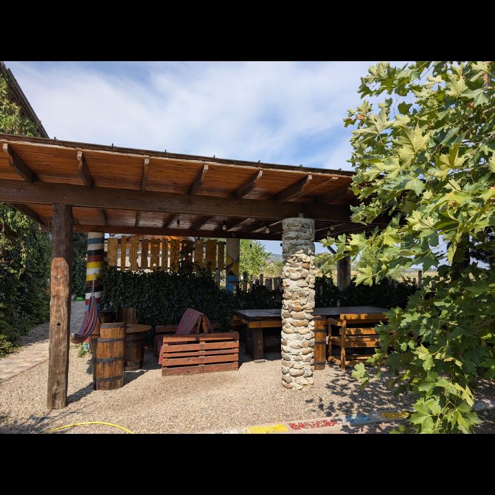 Pergola in aer liber - zona de relaxare